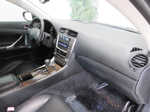Used 2010 Lexus IS 250C RWD image 17