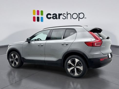 Used 2025 Volvo XC40 B5 Plus AWD/4WD image 3