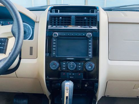 Used 2009 Ford Escape Limited image 30