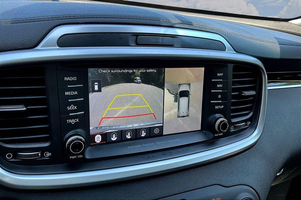 Used 2020 Kia Sorento SX FWD image 16