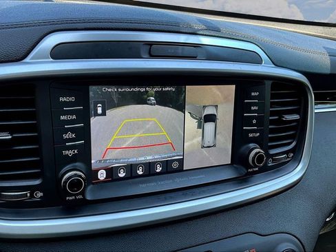 Used 2020 Kia Sorento SX FWD image 16