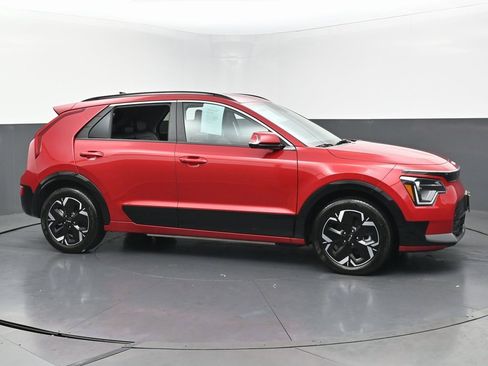 Used 2023 Kia Niro Wind w/ Wind Preserve Package image 6