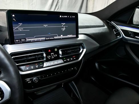Used 2025 BMW X4 xDrive30i AWD/4WD image 40