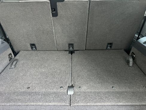 Used 2018 Volkswagen Tiguan SE w/ 18" Alloy Wheels Package image 33