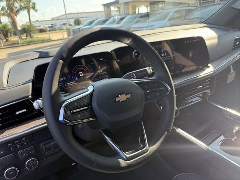 New 2026 Chevrolet Suburban Premier w/ Sun And Tow Package image 31