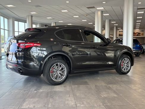 Used 2022 Alfa Romeo Stelvio Sprint image 13