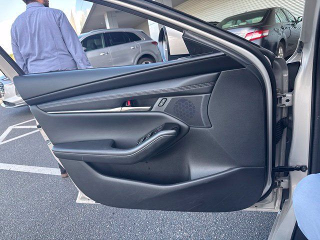 Used 2024 MAZDA MAZDA3 s FWD image 5