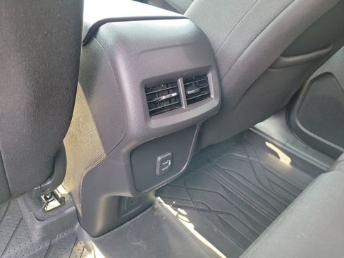 Used 2024 Chevrolet Equinox LT FWD image 15