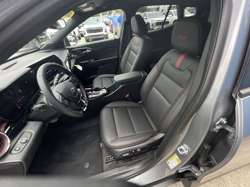 Certified 2025 Chevrolet Trax RS w/ Driver Confidence Package FWD image 18