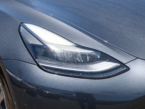 Used 2022 Tesla Model 3 Long Range AWD/4WD image 17