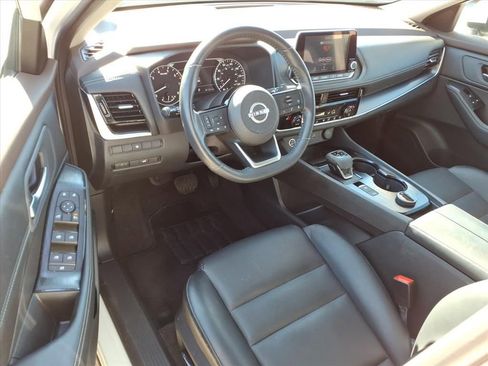 Used 2023 Nissan Rogue SV w/ SV Premium Package image 15