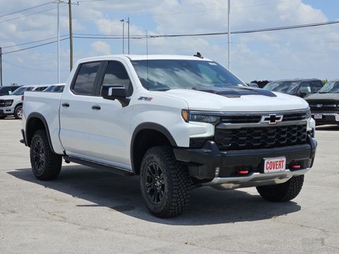 New 2026 Chevrolet Silverado 1500 ZR2 AWD/4WD image 2
