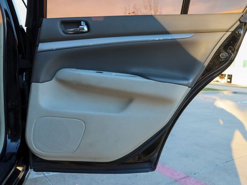 Used 2011 INFINITI G37 Journey w/ Premium Pkg image 11