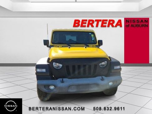 Used 2019 Jeep Wrangler Unlimited Sport S image 3