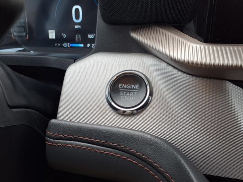 Used 2025 Ford Explorer Active RWD image 13