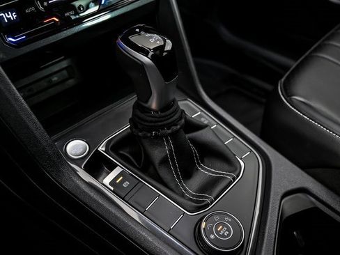 Certified 2024 Volkswagen Tiguan SE image 22