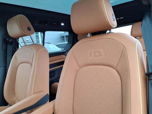 New 2025 Volkswagen ID. Buzz Pro S Plus image 13