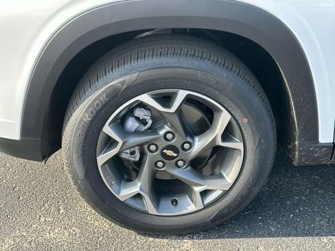 New 2025 Chevrolet Trax LT w/ Driver Confidence Package image 9