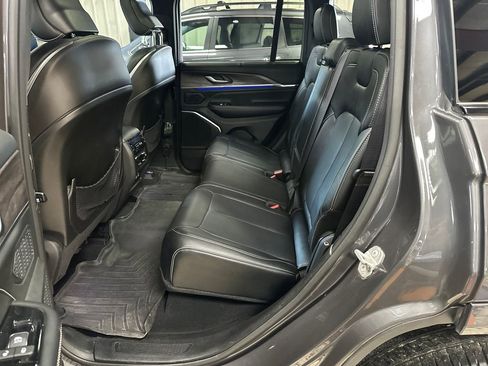 Used 2023 Jeep Grand Cherokee Overland w/ Adv Protech Group III AWD/4WD image 27