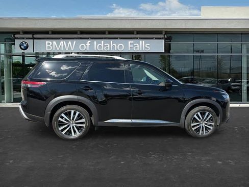 Used 2024 Nissan Pathfinder Platinum AWD/4WD image 8