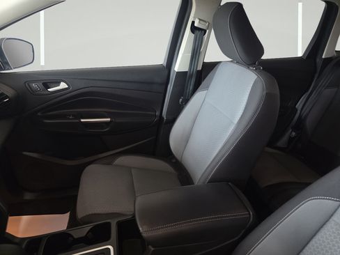 Used 2018 Ford Escape SE FWD image 21