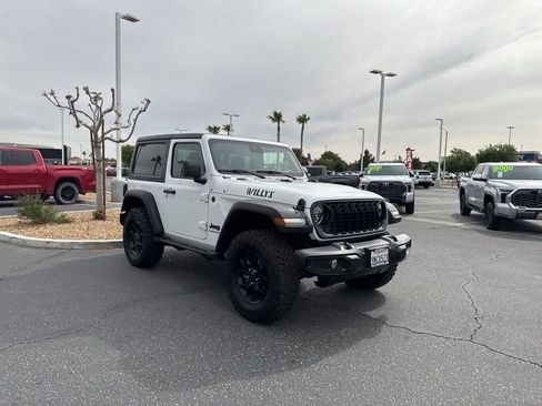 Used 2024 Jeep Wrangler Willys AWD/4WD image 4