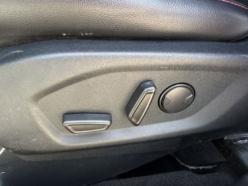 Used 2019 Ford Explorer XLT w/ Equipment Group 202A FWD image 24