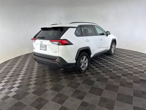 Used 2025 Toyota RAV4 XLE AWD/4WD image 7