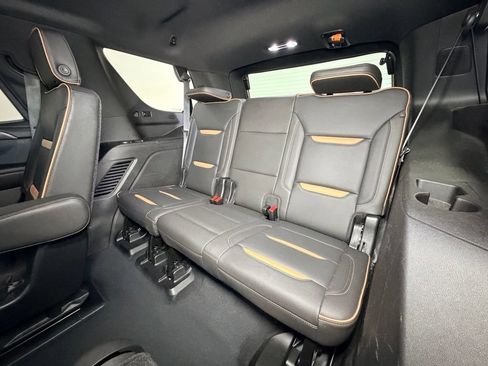 Used 2021 GMC Yukon AT4 w/ Technology Package AWD/4WD image 5