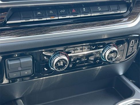 New 2026 GMC Sierra 1500 Elevation w/ LPO, Elevation Black Package image 21