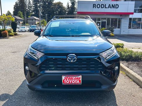 Used 2020 Toyota RAV4 XLE w/ Convenience Package AWD/4WD image 4