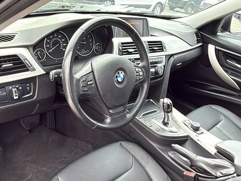 Used 2017 BMW 320i Sedan RWD image 21