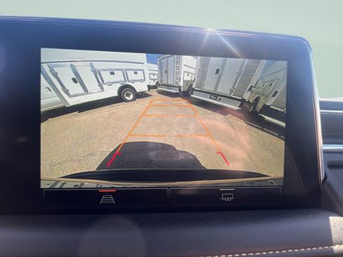 Used 2022 GMC Yukon SLT AWD/4WD image 14