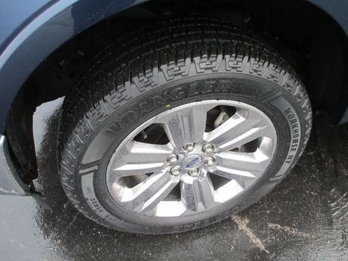 Used 2019 Ford F150 Lariat w/ Equipment Group 502A Luxury image 11