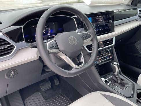 New 2025 Volkswagen Taos SE image 18