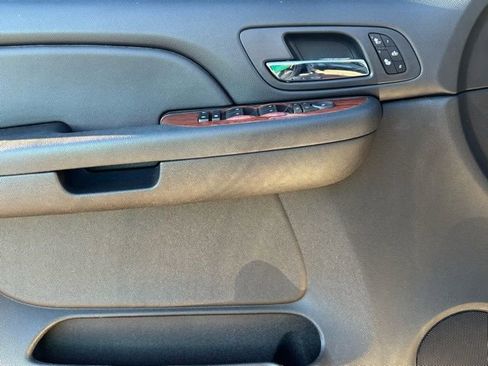 Used 2008 GMC Sierra 2500 SLT w/ Z71 Off-Road Package image 13