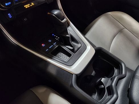 Used 2019 Toyota RAV4 XLE Premium image 39