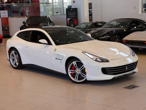 Certified 2018 Ferrari GTC4Lusso V12 image 7