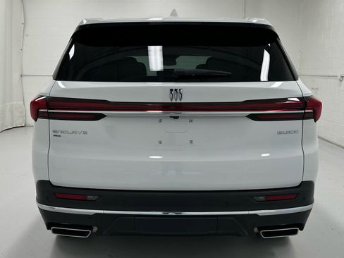 Used 2025 Buick Enclave Preferred AWD/4WD image 7
