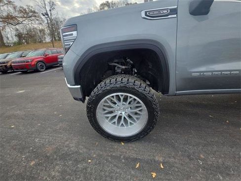 Used 2025 GMC Sierra 1500 SLT image 10
