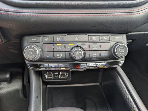 Used 2023 Dodge Durango GT AWD/4WD image 17