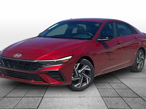 Used 2025 Hyundai Elantra Sport FWD image 1