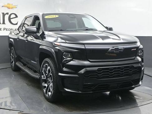 Used 2024 Chevrolet Silverado EV RST AWD/4WD image 50
