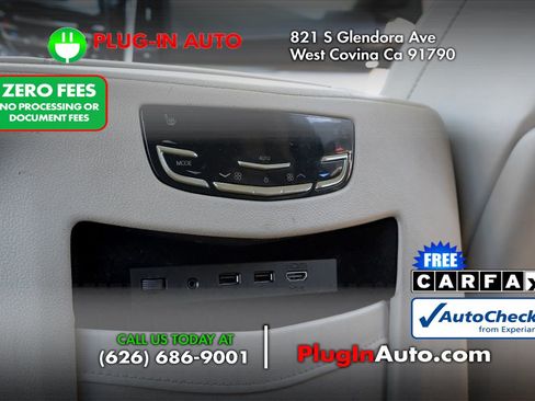 Used 2020 Cadillac Escalade Premium Luxury AWD/4WD image 12