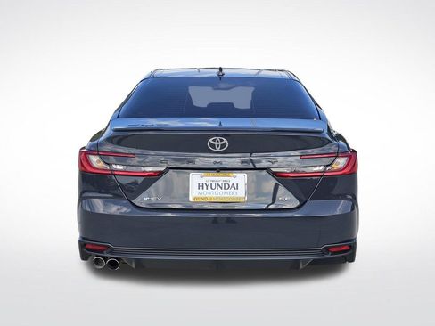 Used 2025 Toyota Camry SE FWD image 11