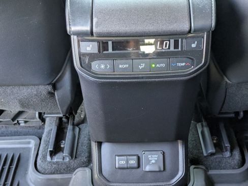 Used 2023 Toyota Highlander Platinum AWD/4WD image 67