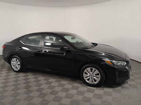 Used 2025 Nissan Sentra S FWD image 11
