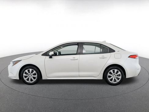 Used 2025 Toyota Corolla LE FWD image 4