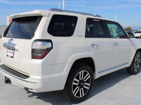 Used 2017 Toyota 4Runner Limited AWD/4WD image 3