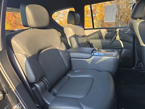 Certified 2024 Nissan Armada SL w/ Midnight Edition Package image 32